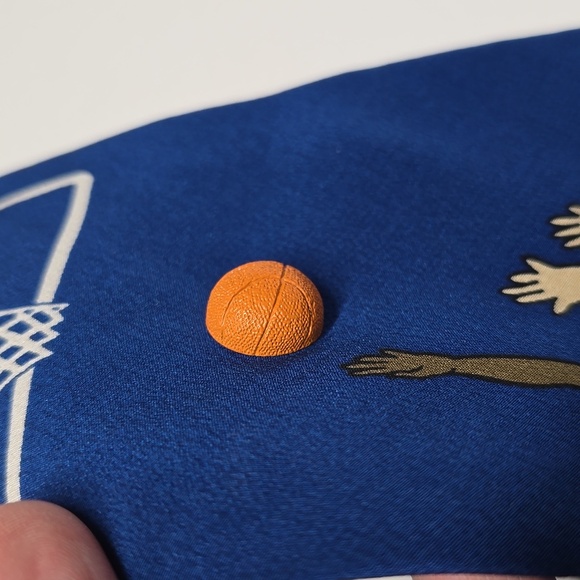 {Vicky Davis} Men's "Lay Up" Basketball Game Print Tie - Picture 5 of 9